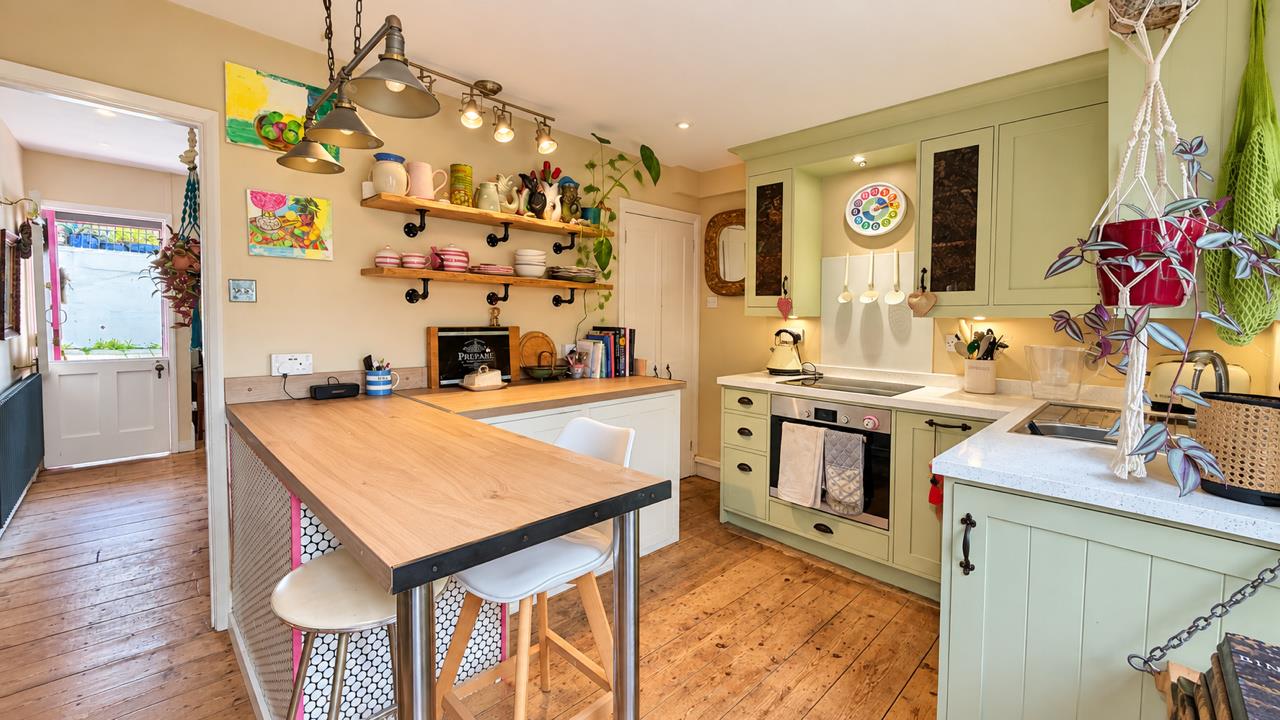 2 bed property in All Saints Street, Old Town, Hastings